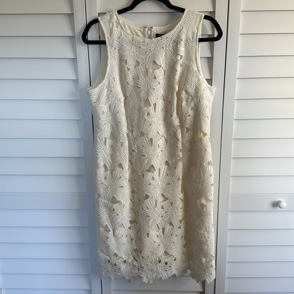 Ann Taylor Cream Floral Lace Dress